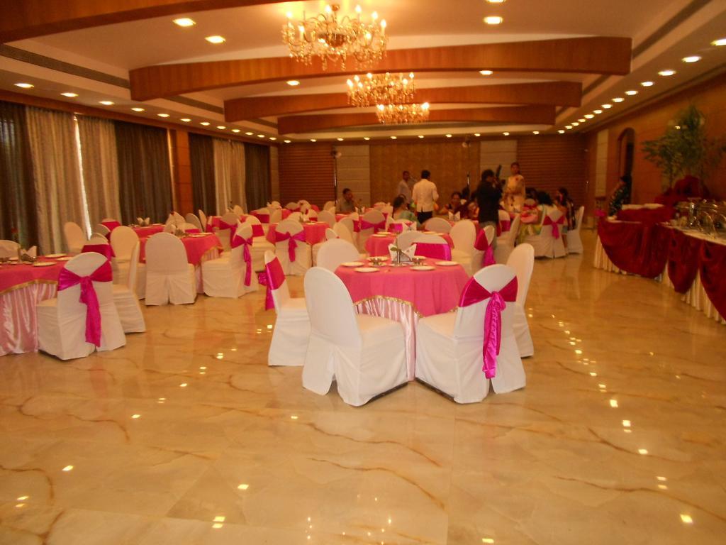 Hotel Babylon International Rāipur Quarto foto